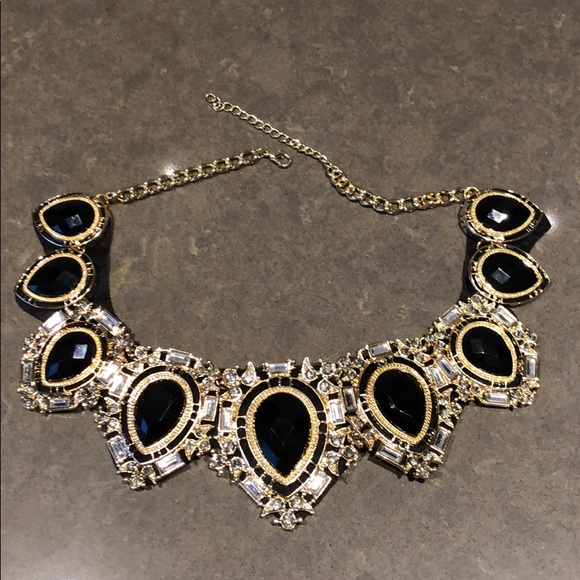 🦋Host Pick🦋 Statement necklace - Picture 2 of 3